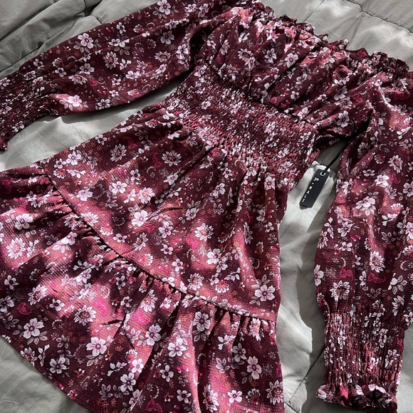 Mini Flowing Dress - Picture 2 of 3